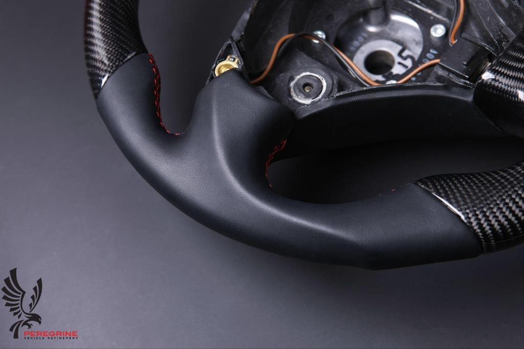 Aston Martin V12 Vanquish Custom Steering wheel - carbon version