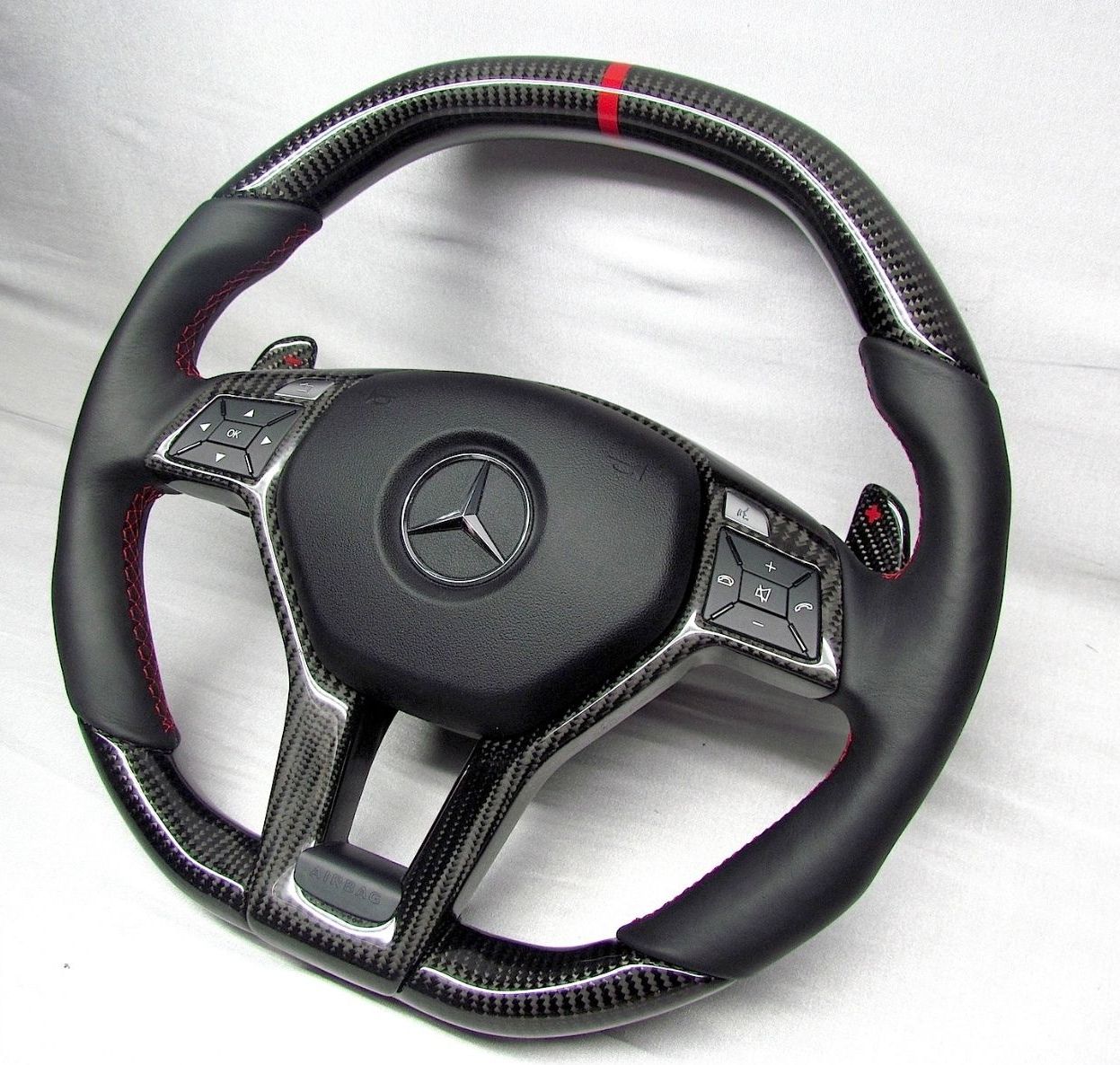 Peregrine-custom-carbon-steering-wheel (1)
