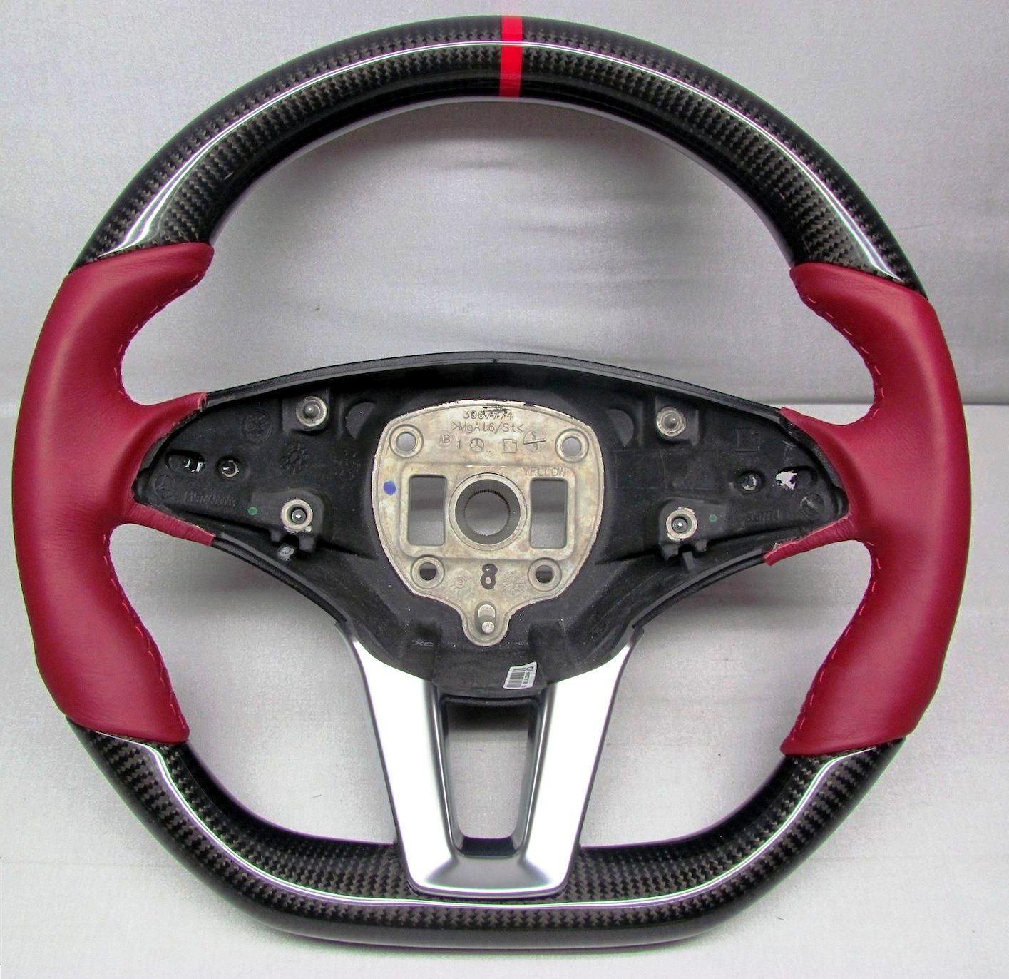Peregrine-custom-carbon-steering-wheel (13)