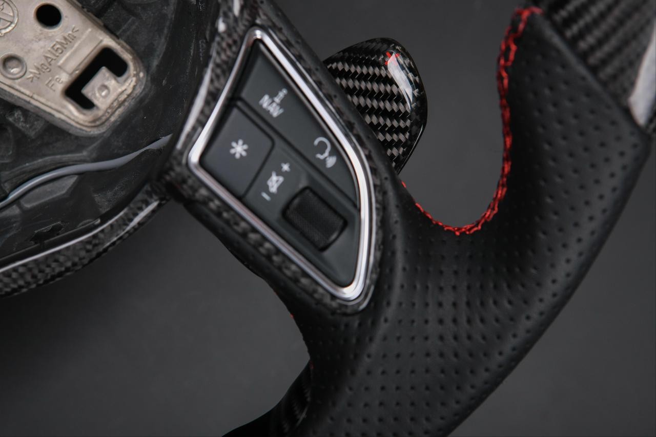 carbon-fiber-steering-wheel (1)