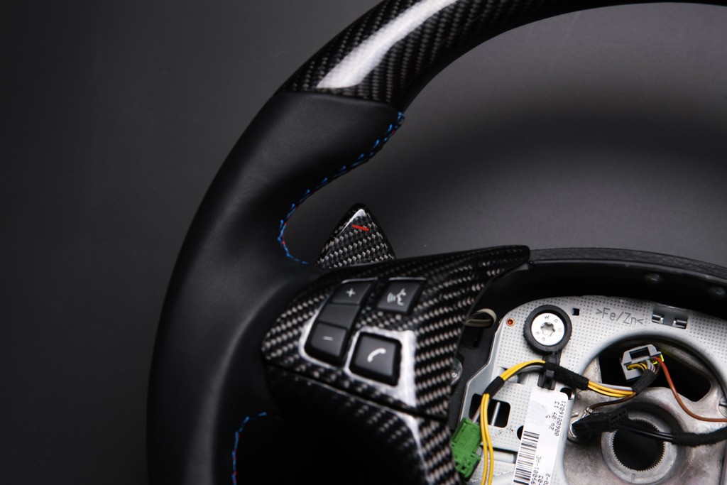 carbon-fiber-steering-wheel (10)